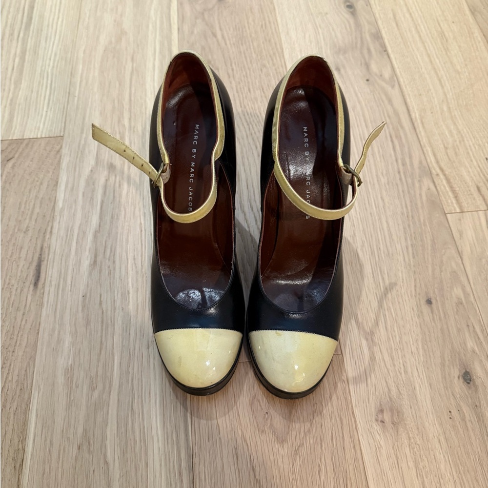 Marc by Marc Jacobs Black and Cream Women's Heels